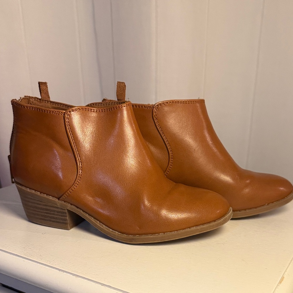 Old Navy Kids Tan Ankle Boots